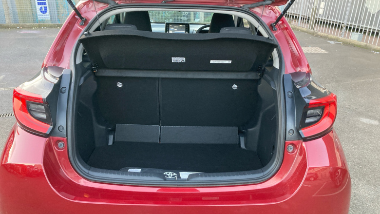 Toyota Yaris 1.5 Hybrid Design 5dr CVT Hybrid Hatchback